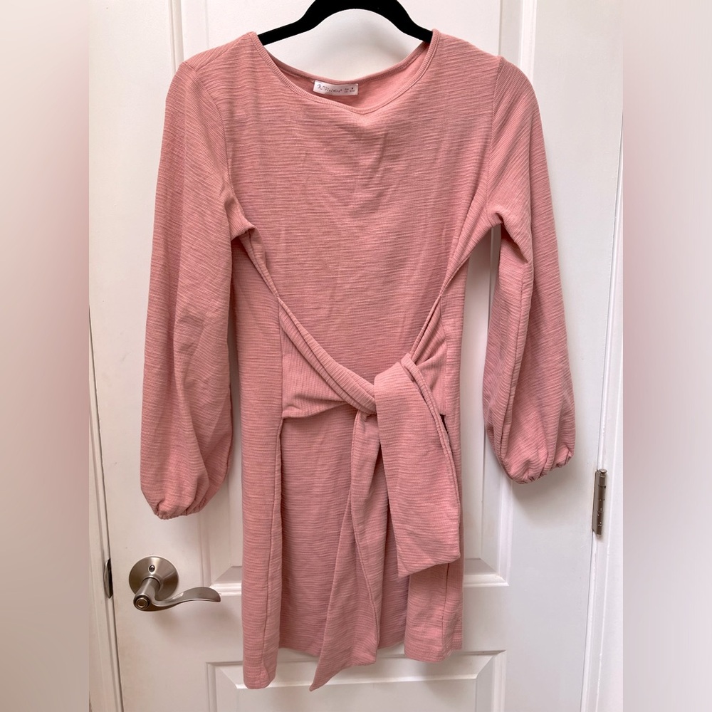 Pink long-sleeve autumn/spring dress with elegant waist tie